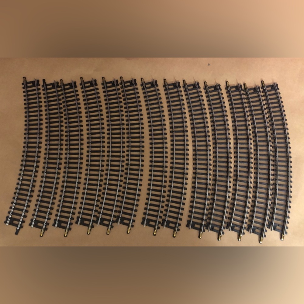 Aurora HO Scale Assessment Train Tracks